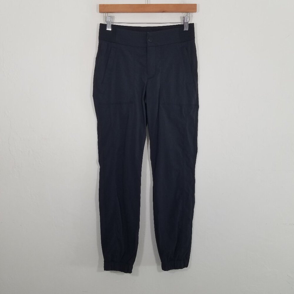 Athleta Jogger Pants with Zip Pockets Black Size 0